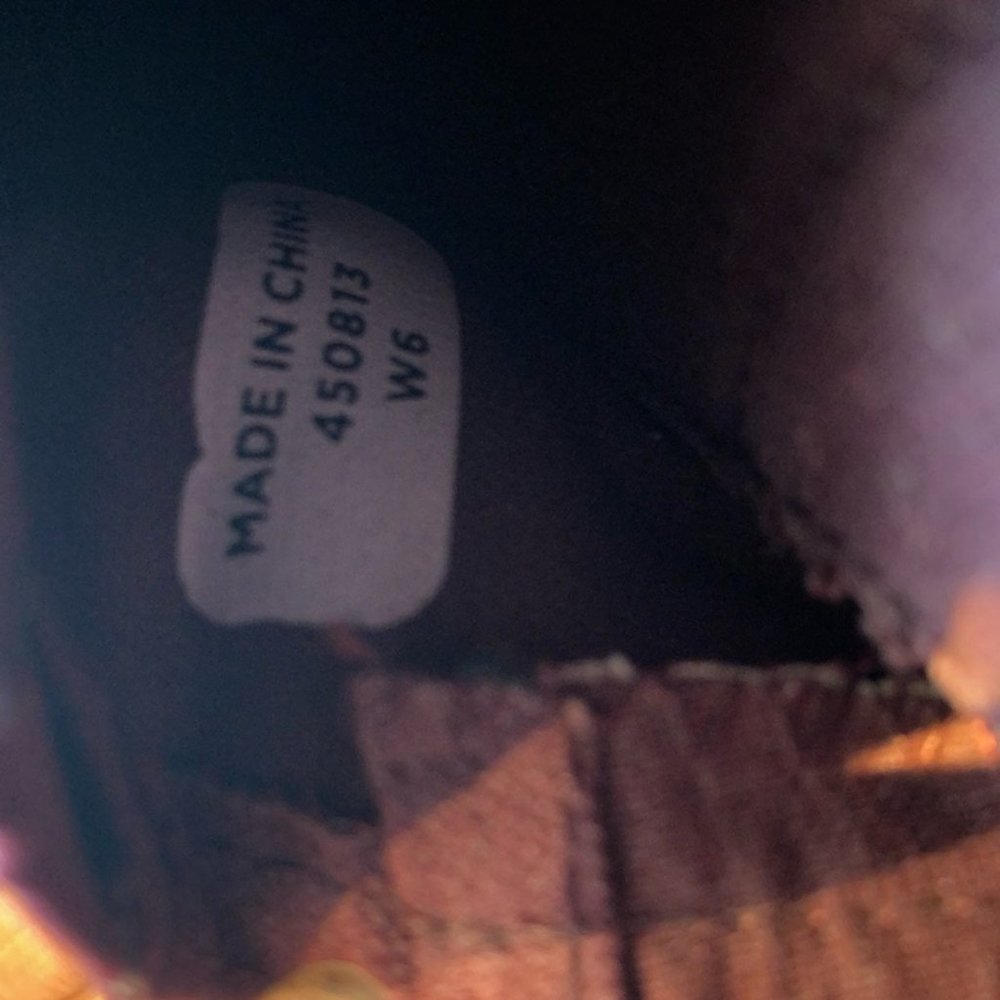 Toms - Picture 4 of 4